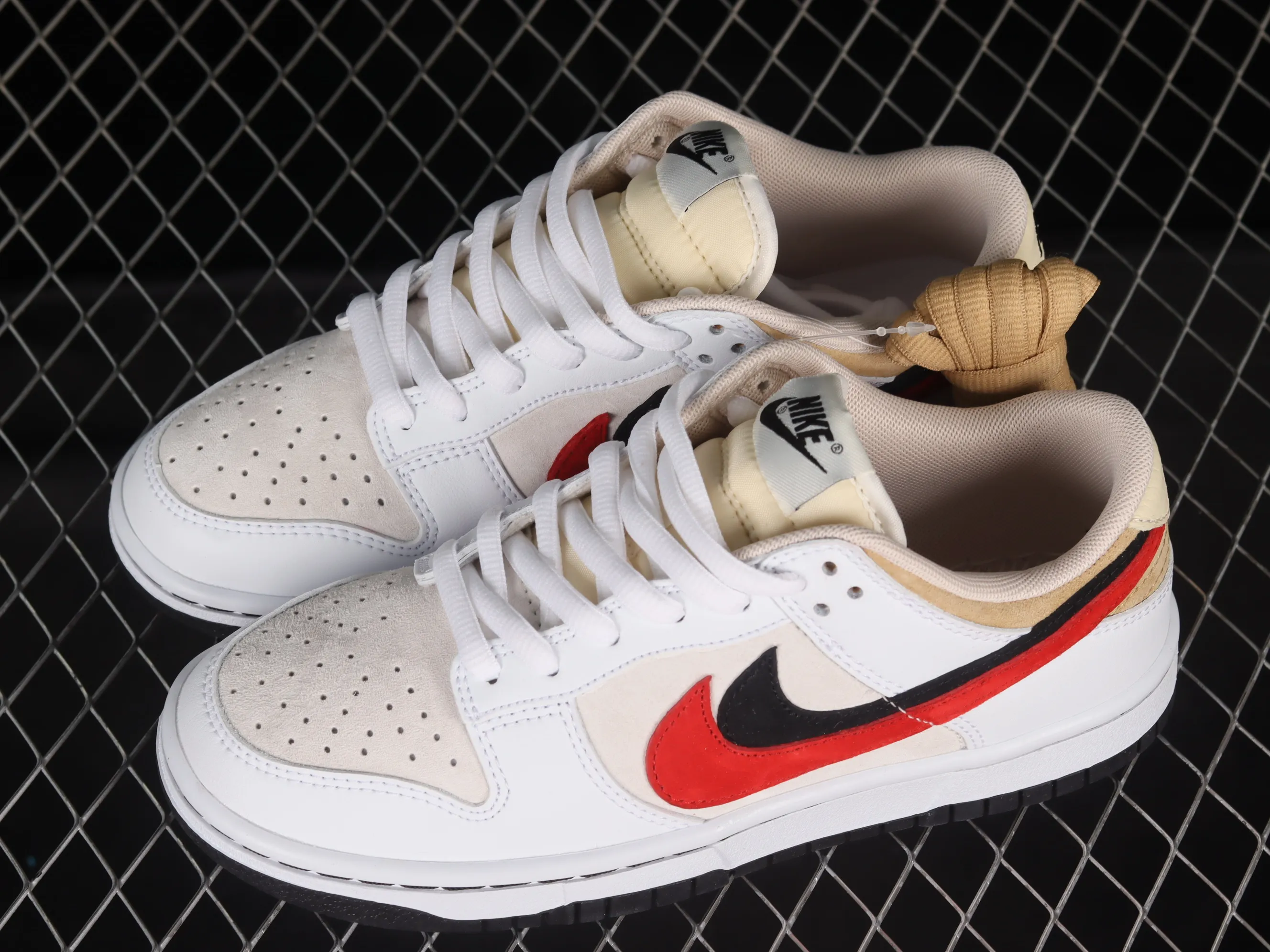 All categories Nk SB Dunk Series Nk SB Dunk Low low-top sneakers Otomo Katsuhiro x Nk SB Dunk Low "Steamboy OST" Otomo Katsuhiro co-branded double hook SB low-top sports and leisure sneakers CT2552-288